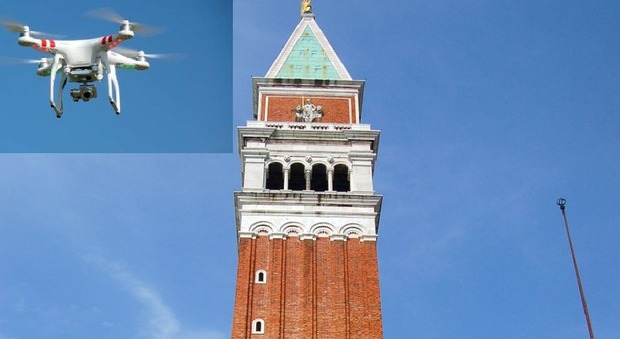 Venezia, drone urta il campanile di San Marco e precipita in piazza