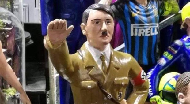 La statuina di Hitler