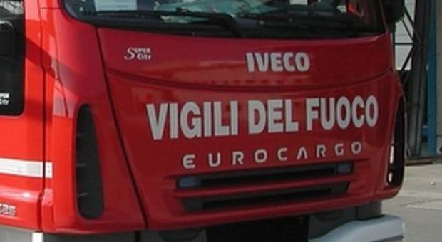 Morte terribile a Napoli: precipita dal balcone e resta infilzato nell'inferriata