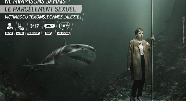 Orsi, squali e lupi protagonisti della campagna parigina contro le molestie sessuali: scoppiano le polemiche