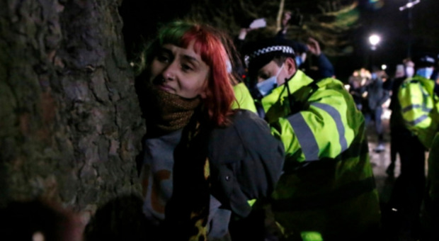 Regno Unito, secondo un'indagine del governo la polizia di Londra è razzista, omofoba e misogina