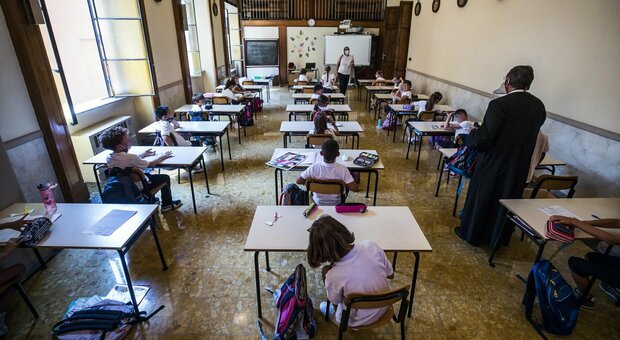 Covid Roma, già due positivi al giorno nelle scuole: «Casi destinati a moltiplicarsi»