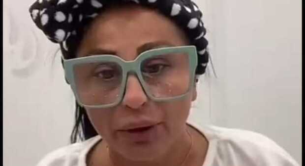 Rita De Crescenzo, video in lacrime: «Hanno portato via mio figlio, è colpa mia»