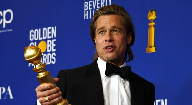 Si finge Brad Pitt e truffa una donna: «Mi ha contattato in chat e mi sono innamorata, gli ho dato 170mila euro»