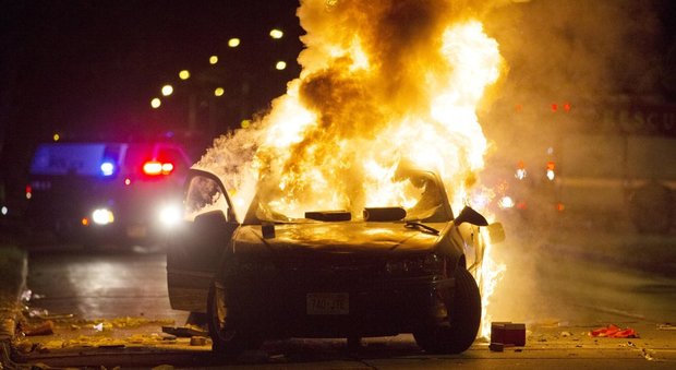 Usa, Milwaukee sotto assedio per il 23enne nero ucciso dalla polizia