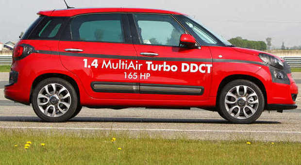 La Fiat 500L con motore MultiAir turbo da 165 cavalli e cambio automatico a doppia frizione