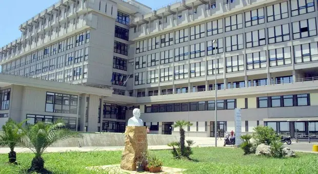 Ospedale oncologico, a Lecce la Pet rotta da un mese. «Cittadini costretti a rivolgersi alle strutture private»