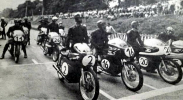 FOTO STORICA La corsa cittadina dedicata al motociclista trevigiano Omobono Tenni, morto nel 1948
