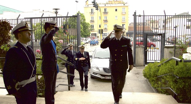 Il contrammiraglio Ferrara in visita alla Capitaneria