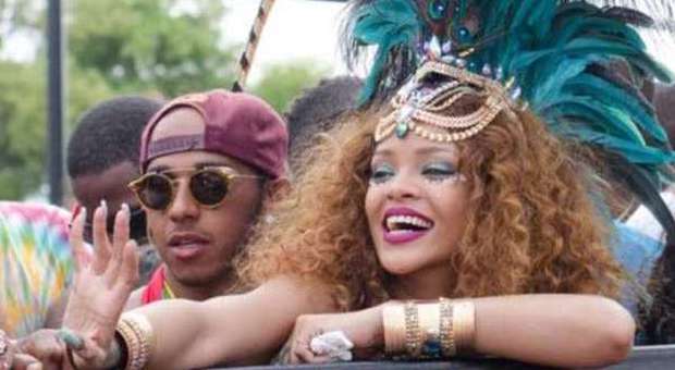 Hamilton e Rihanna fotografati alle Barbados (ilmessaggero.it - foto da kikapress.com)