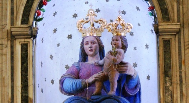 Locri, il vescovo: immagini della Madonna di Polsi usate per insultare le forze dell'ordine sui social