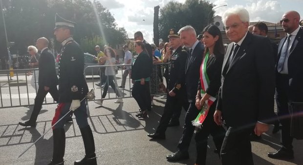 Mattarella depone fiori a Porta San Paolo per il 76° anniversario della difesa di Roma