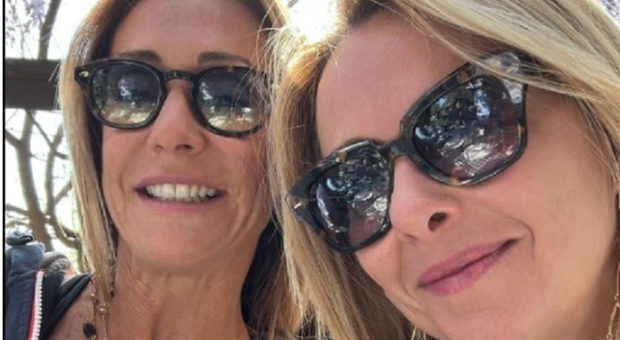 Arianna Meloni, la premier Giorgia posta una foto con la sorella: «A testa alta, insieme, da sempre e per sempre»