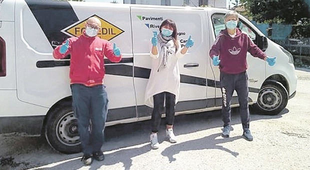 L'infermiera contagiata dal Covid regala 7mila euro alla bocciofila che porta la spesa a casa dei malati