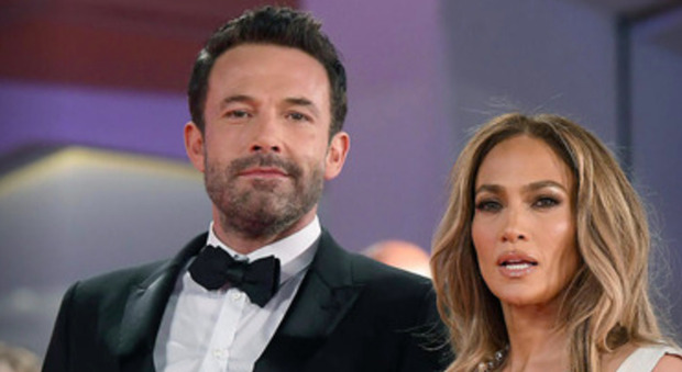 Jennifer Lopez e Ben Affleck in crisi? L'indiscrezione: «Verso il divorzio, lui ha già lasciato la villa da 60 milioni di dollari»