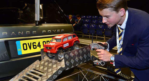Studente che ha vinto il Land Rover Global Education Challenge