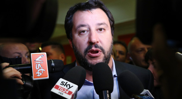 Castel Volturno, l'urlo di Salvini: «La camorra fa schifo»