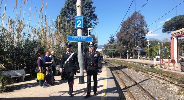 Arrestato borseggiatore pendolare, terrore in Circum dei turisti a Pompei
