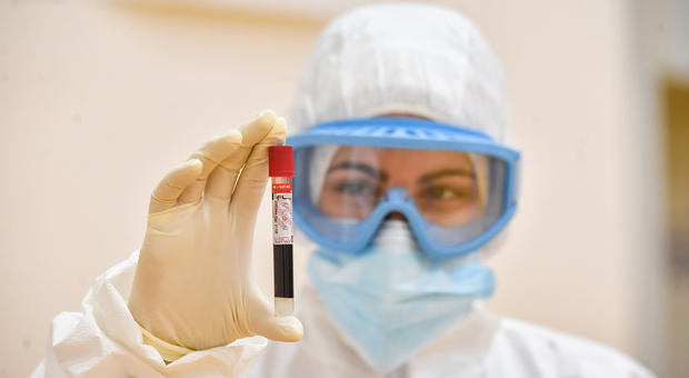 Coronavirus, 41enne milanese con febbre già a dicembre: «Trovati anticorpi col test sierologico»