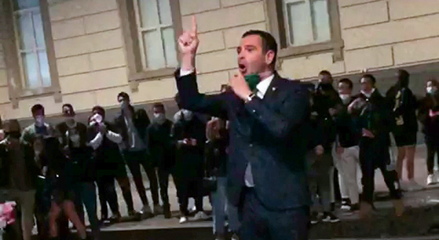Avellino: cori contro Salerno, il sindaco non chiede scusa: «Disperdevo la folla»