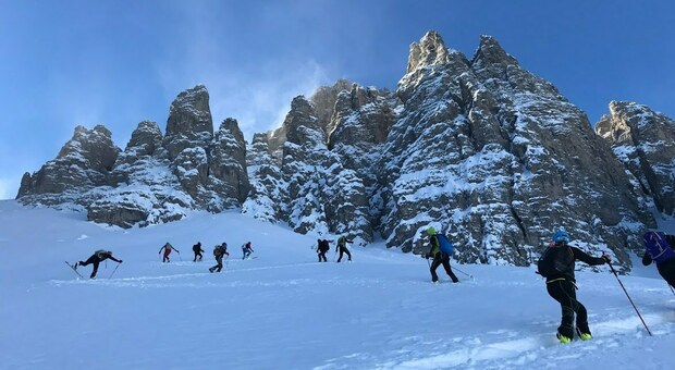 Sciatori sulla neve a Forni di Sopra