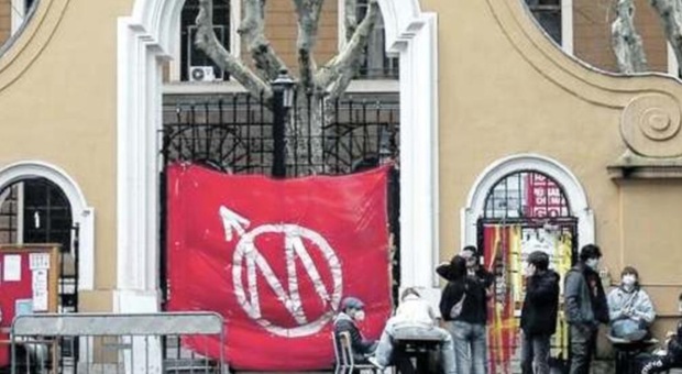 Roma, liceo Mamiani occupato: «I ragazzi paghino i danni». La dirigente denuncia gli studenti