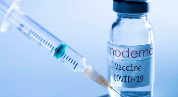 Vaccino Moderna, L'Europa prenota 1,2 miliardi di dosi