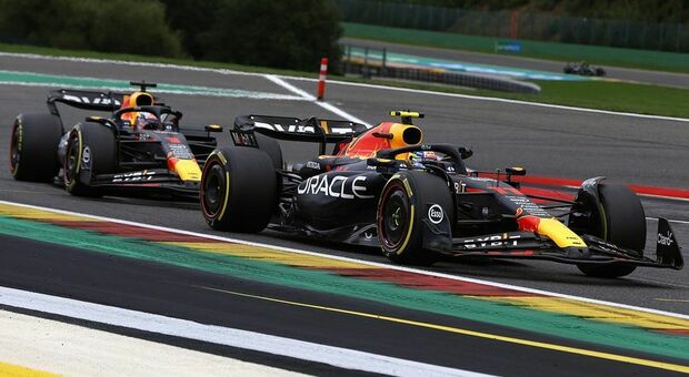 Max Verstappen ha agguantato il compagno Perez e si appresta a sferrare l'attacco decisivo al GP di Spa