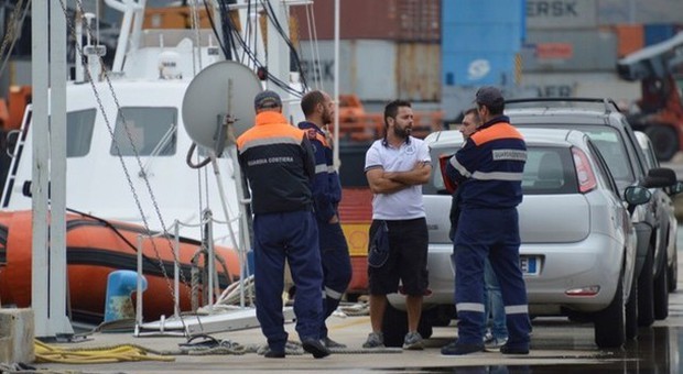 Ancona, tragedia in mare: comandante ucciso da malore al timone del peschereccio