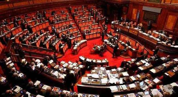 «Niente stipendio ai deputati arrestati» ma la Camera respinge la proposta