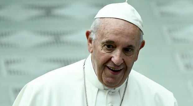 Papa Francesco al Gemelli, intervento chirurgico al colon: «Operazione andata bene. Resterà ricoverato per cinque giorni». Come sta ora