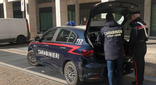 Lavoratori in nero e gravi carenze nella sicurezza, i carabinieri bloccano quattro imprese