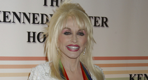 Dolly Parton: «Satana è reale e cammina in mezzo a noi, vuole farci a pezzi e mandarci all'inferno»