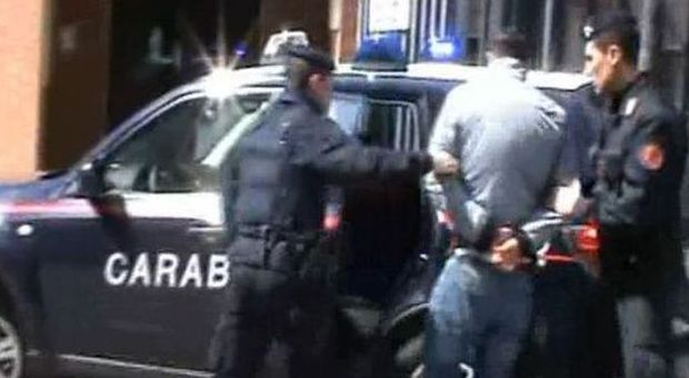 Gubbio, abusava di bambini nel suo garage, arrestato