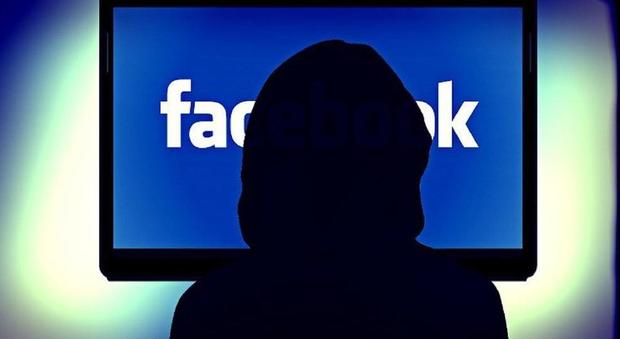 S'innamora su facebook di sedicente francese che le spilla tremila euro