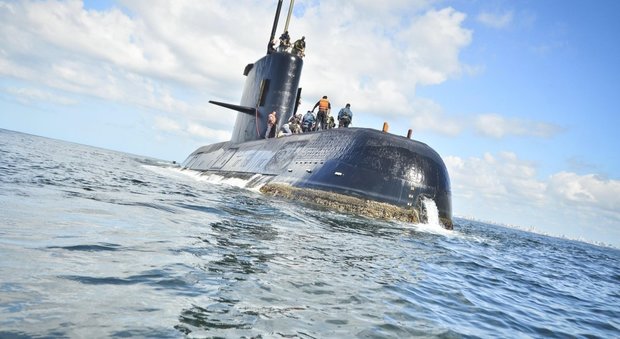 Argentina, stop alle ricerche del sottomarino. La Marina: «Impossibile ritrovare l'equipaggio in vita»