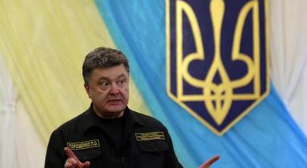 Ucraina, a un mese dal voto vola l'alleanza di Poroshenko: è al 27%