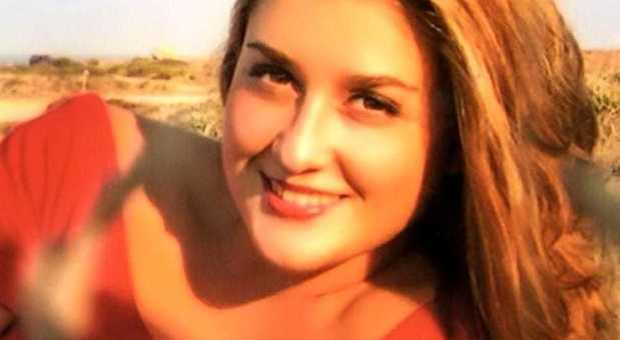 Marianna Greco trovata morta con 4 coltellate alla gola, la nuova autopsia: «Niente segni di difesa»