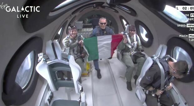 Lanciata la navetta Virgin Galactic per il primo volo suborbitale, quattro italiani a bordo