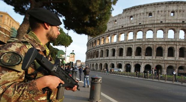 Roma, antiterrorismo: espulso 23enne pakistano: su Facebook inneggiava alla jihad