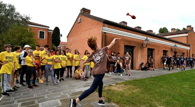 Panathliadi sull'isola di San Servolo, sfide tra 450 studenti veneziani