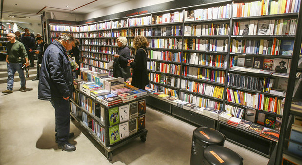 Napoli, la libreria ultra moderna è off limits ai disabili