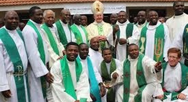 Osservatore Romano preoccupato per l'emigrazione dei preti africani verso l'Europa