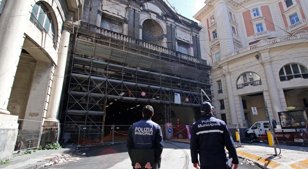 Galleria Vittoria a Napoli: dopo un mese lavori ancora al palo