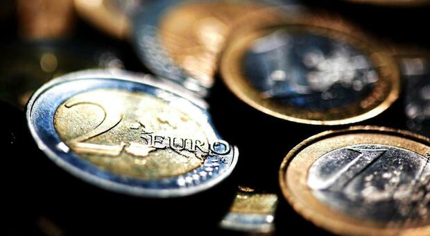 Salario minimo adottato nell'Ue da 22 Paesi: un abisso dai 2.508 euro del Lussemburgo ai 399 della Bulgaria