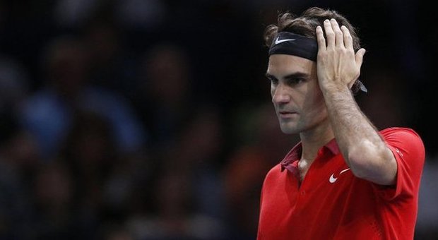 Federer battuto da Raonic che vola in semifinale a Parigi-Bercy. Djokovic batte Murray
