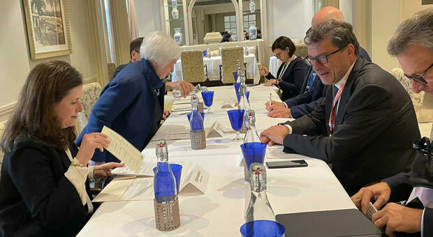 Il ministro dell'Economia Giancarlo Giorgetti con la segretaria americana al Tesoro Janet Yellen