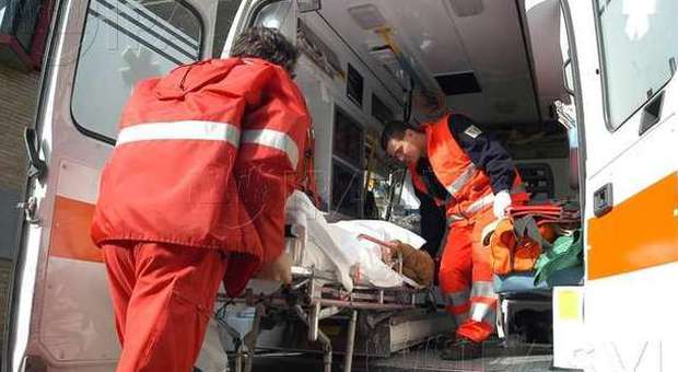 Vicenza, volo dalla finestra della scuola: studente di 15 anni in ospedale, è grave