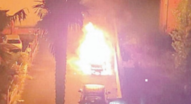 Un'altra auto in fiamme a Ceccano: allarme incendi