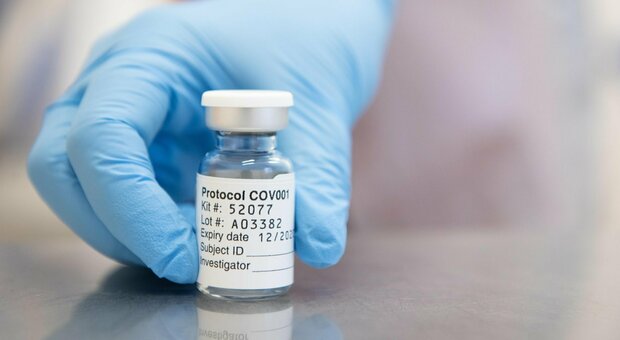 Vaccino, chi sarà curato per primo: subito 28 milioni di dosi per operatori sanitari e anziani